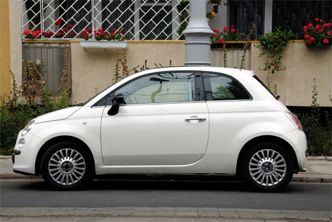 weißer Fiat 500 – Beispiel für Gebrauchtwagenankauf Neunkirchen-Seelscheid